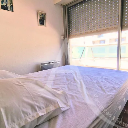 T3 Traversant Avec 2 Terrasses Et Parking - Vue Sur 1 Terrasse * Sète