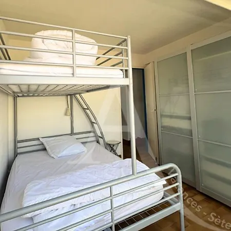 T3 Traversant Avec 2 Terrasses Et Parking - Vue Sur 1 Terrasse *